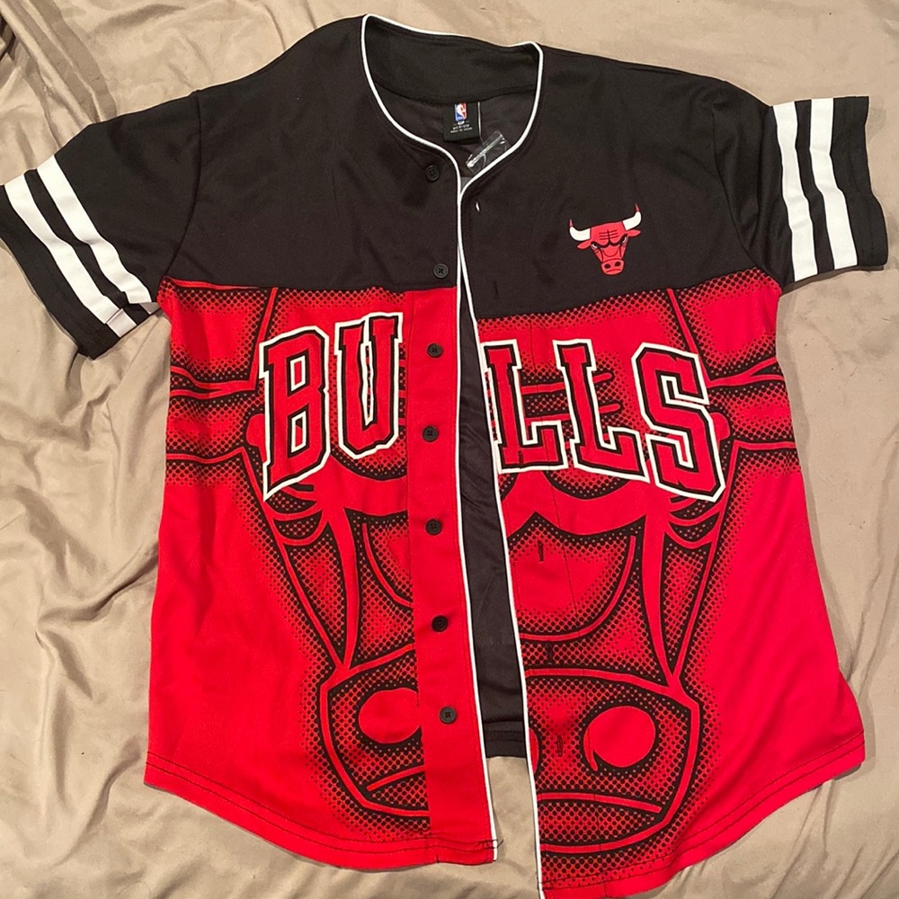 Chicago bulls button down shirt size medium